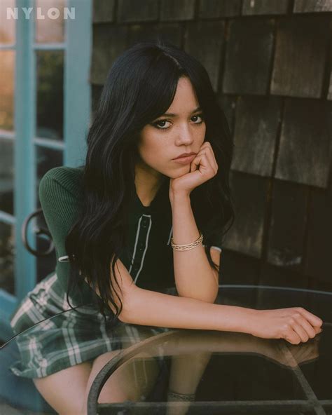 Jenna Ortega Body Measurements Height Weight。